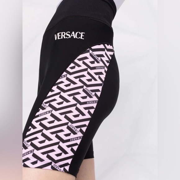 NWT Versace Greca Signature Accent Gym Shorts - Picture 2 of 8